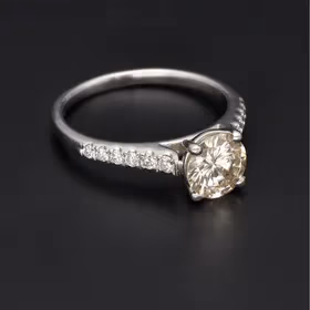 18ct White Gold Diamond Ring