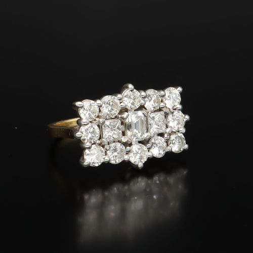 18K Gold & Diamond Cluster Ring image-1