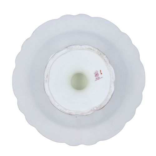 Crescent China Tazza by George Jones & Sons image-4