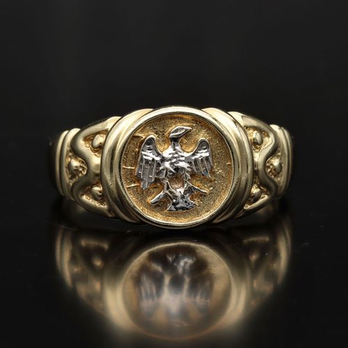 9ct Gold Signet Ring image-2