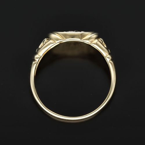 9ct Gold Signet Ring image-6