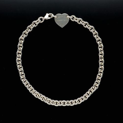 Return to Tiffany & Co. Heart Charm Silver Necklace image-1