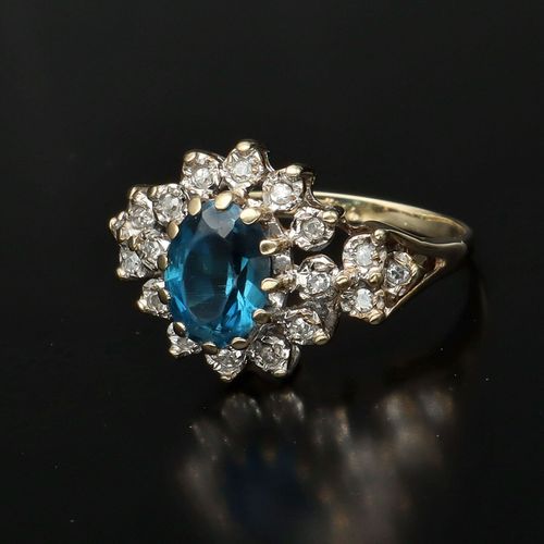9ct Gold Diamond and Topaz Ring image-3