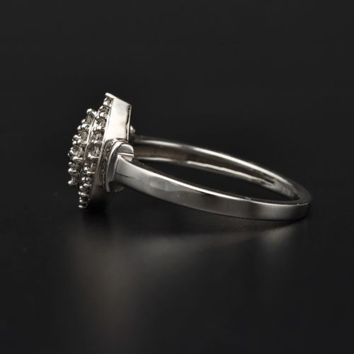 Gold Art Deco Design Diamond Ring image-3