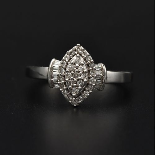 Gold Art Deco Design Diamond Ring image-2