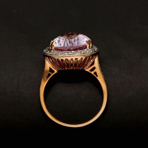 14ct Gold Amethyst and Diamond Ring image-6