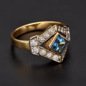 18ct Yellow Gold Aquamarine & Diamond Ring
