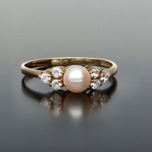 9ct Gold Cultured Pearl + White Stone Ring image-4