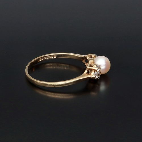 9ct Gold Cultured Pearl + White Stone Ring image-2