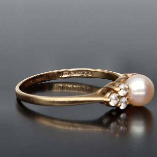 9ct Gold Cultured Pearl + White Stone Ring image-6