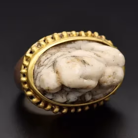 18ct Yellow Gold With Engraved Alabaster Ring