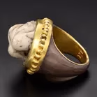 18ct Yellow Gold With Engraved Alabaster Ring