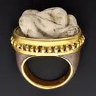 18ct Yellow Gold With Engraved Alabaster Ring