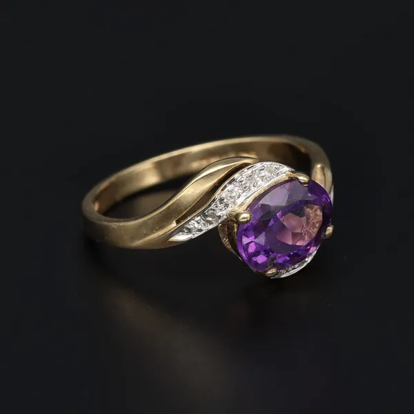 9ct Yellow Gold Amethyst & Diamond Ring