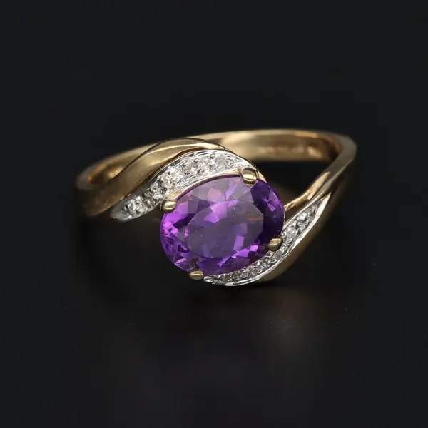 9ct Yellow Gold Amethyst & Diamond Ring