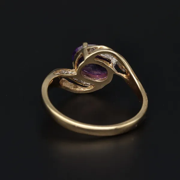 9ct Yellow Gold Amethyst & Diamond Ring