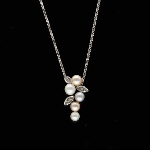 9ct Gold Diamond and Cultured Pearl Necklace image-1