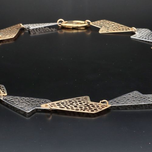 9ct Gold Alternating Panel Collar Necklace image-3