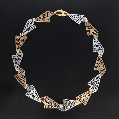 9ct Gold Alternating Panel Collar Necklace image-1
