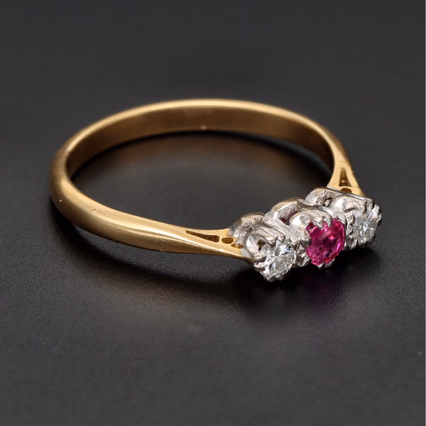 Stamped 18ct Gold Platinum Ruby Diamond Ring