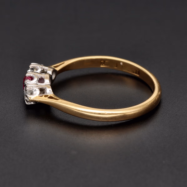 Stamped 18ct Gold Platinum Ruby Diamond Ring