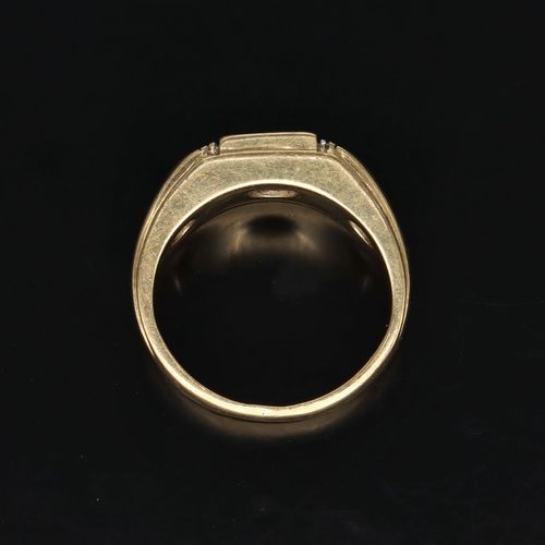 Art Deco 9ct Gold Sapphire and Diamond Ring image-6