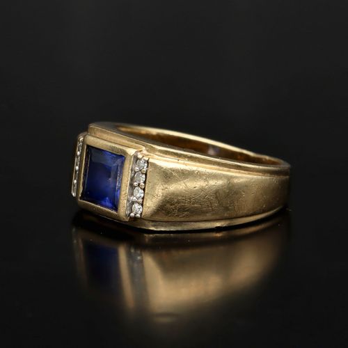 Art Deco 9ct Gold Sapphire and Diamond Ring image-3