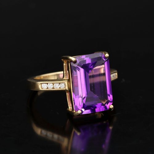 Art Deco 9ct Gold Amethyst and Diamond Ring image-1