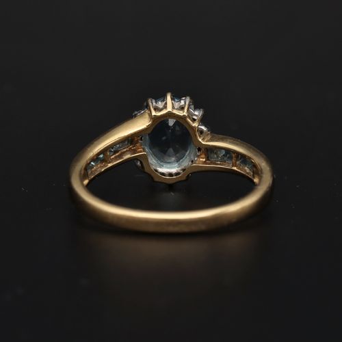 9ct Gold Diamond and Topaz Ring image-4