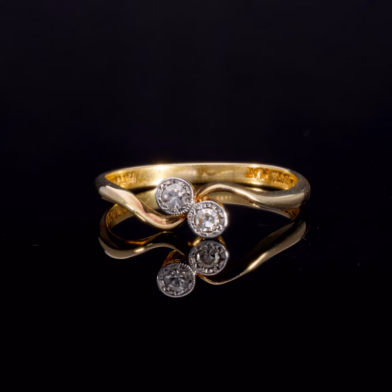 360° view of The Vintage Toi Et Moi Eight Cut Diamond Delightful Ring