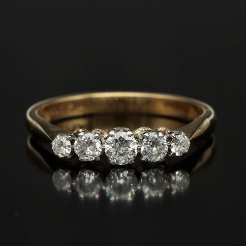 18k Gold Diamond Ring image-2