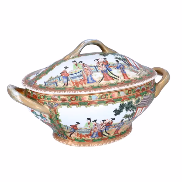 Chinese Export Large Porcelain Tureen