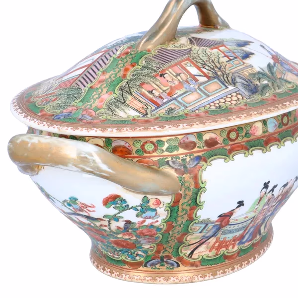 Chinese Export Large Porcelain Tureen