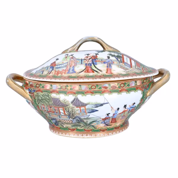 Chinese Export Large Porcelain Tureen