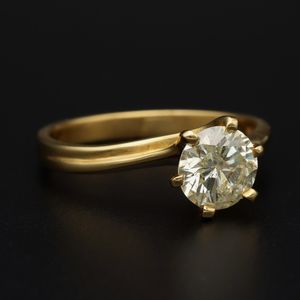 18ct Gold Diamond Solitaire Ring