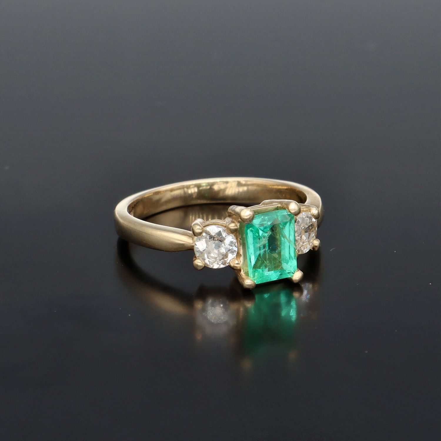 Antique hot sale emerald ring