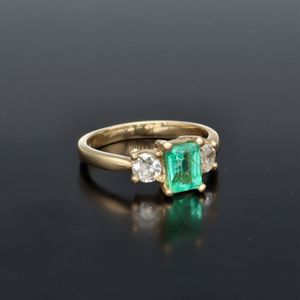 9K Gold Old Cut Diamond & Emerald Ring