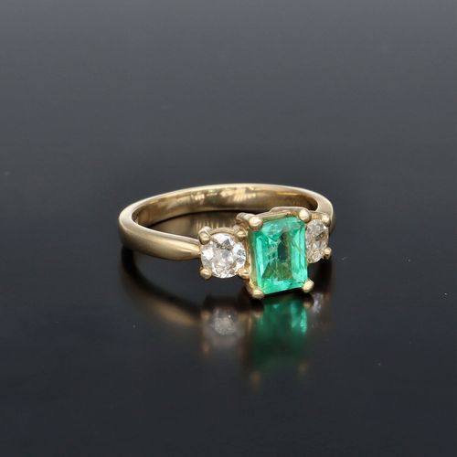 9K Gold Old Cut Diamond & Emerald Ring image-1