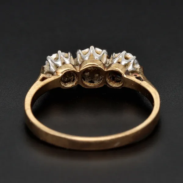 9ct Gold Brilliant Cut Diamond Ring