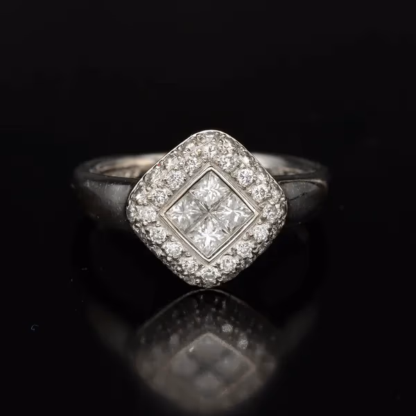 18k White Gold Diamond Ring