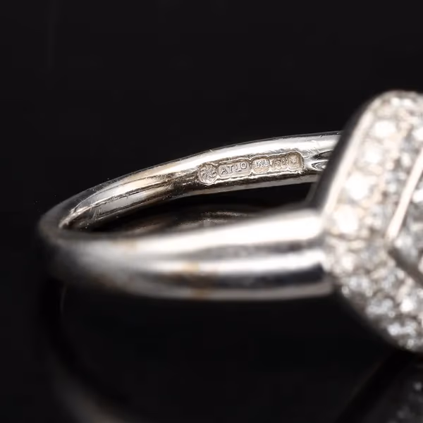 18k White Gold Diamond Ring