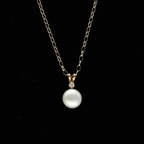 9ct Gold Freshwater Pearl and Diamond Pendant image-2