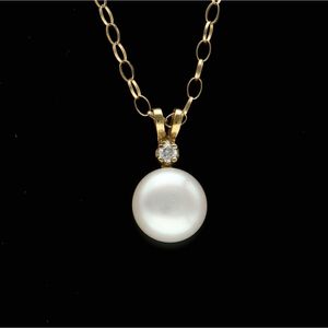 9ct Gold Freshwater Pearl and Diamond Pendant