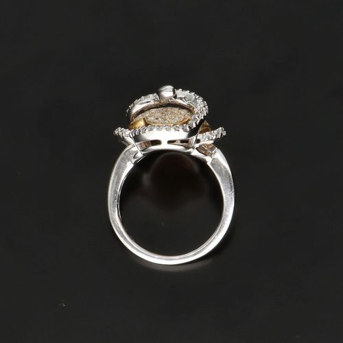 18ct Gold & 1.31ct Diamond Cluster Ring image-6