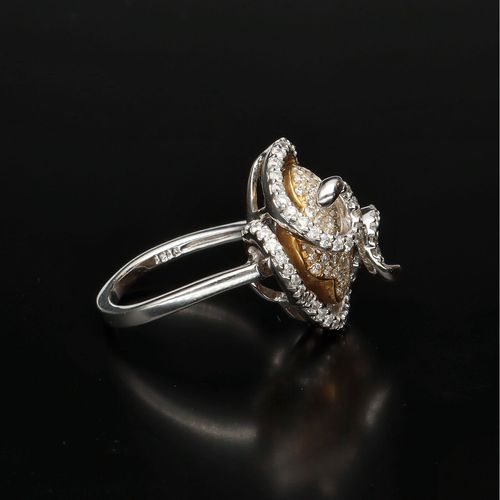 18ct Gold & 1.31ct Diamond Cluster Ring image-3