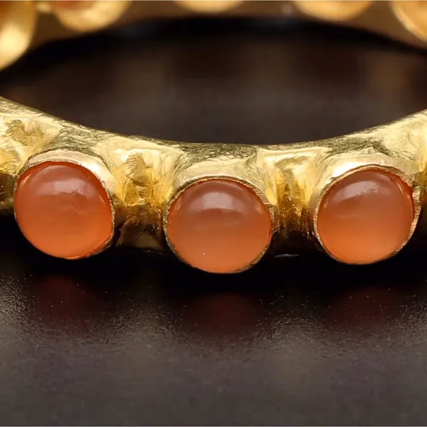 18ct Yellow Gold & Orange Moon Stones Ring