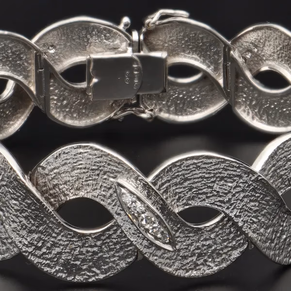 18ct White Gold & Diamonds Bracelet