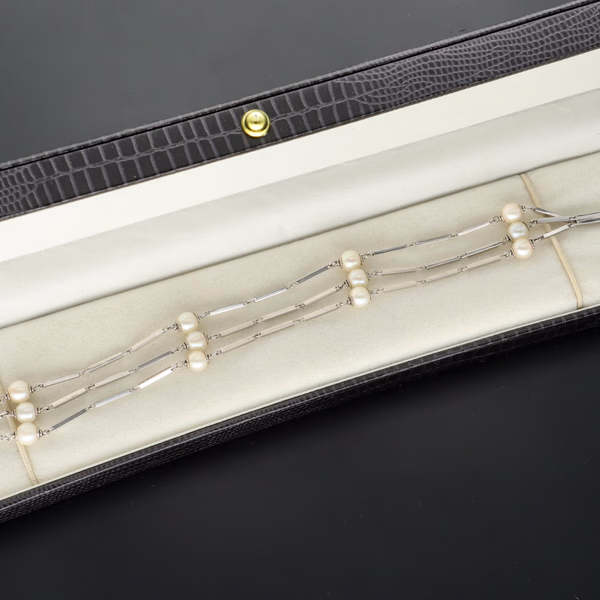Italian 18ct White Gold and Pearl Articulated Bracelet