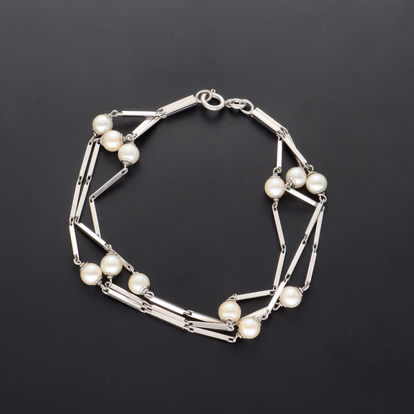 Italian 18ct White Gold and Pearl Articulated Bracelet