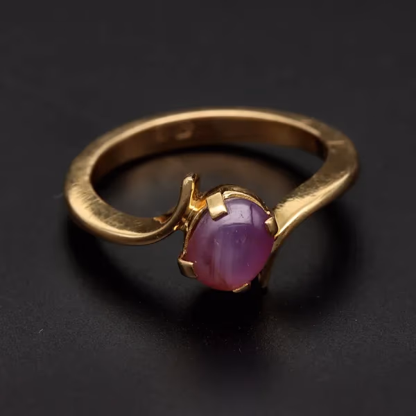 18ct Yellow Gold Ring Rare Pink Star Sapphire